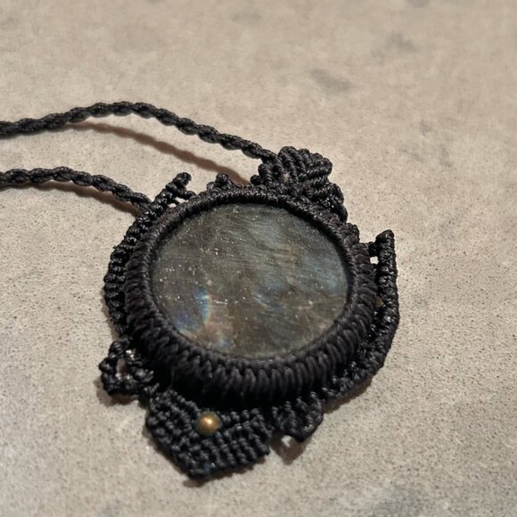Handmade Natural Labradorite Bohemian Macrame Pendant Adjustable Necklace Beaded - Picture 4 of 4